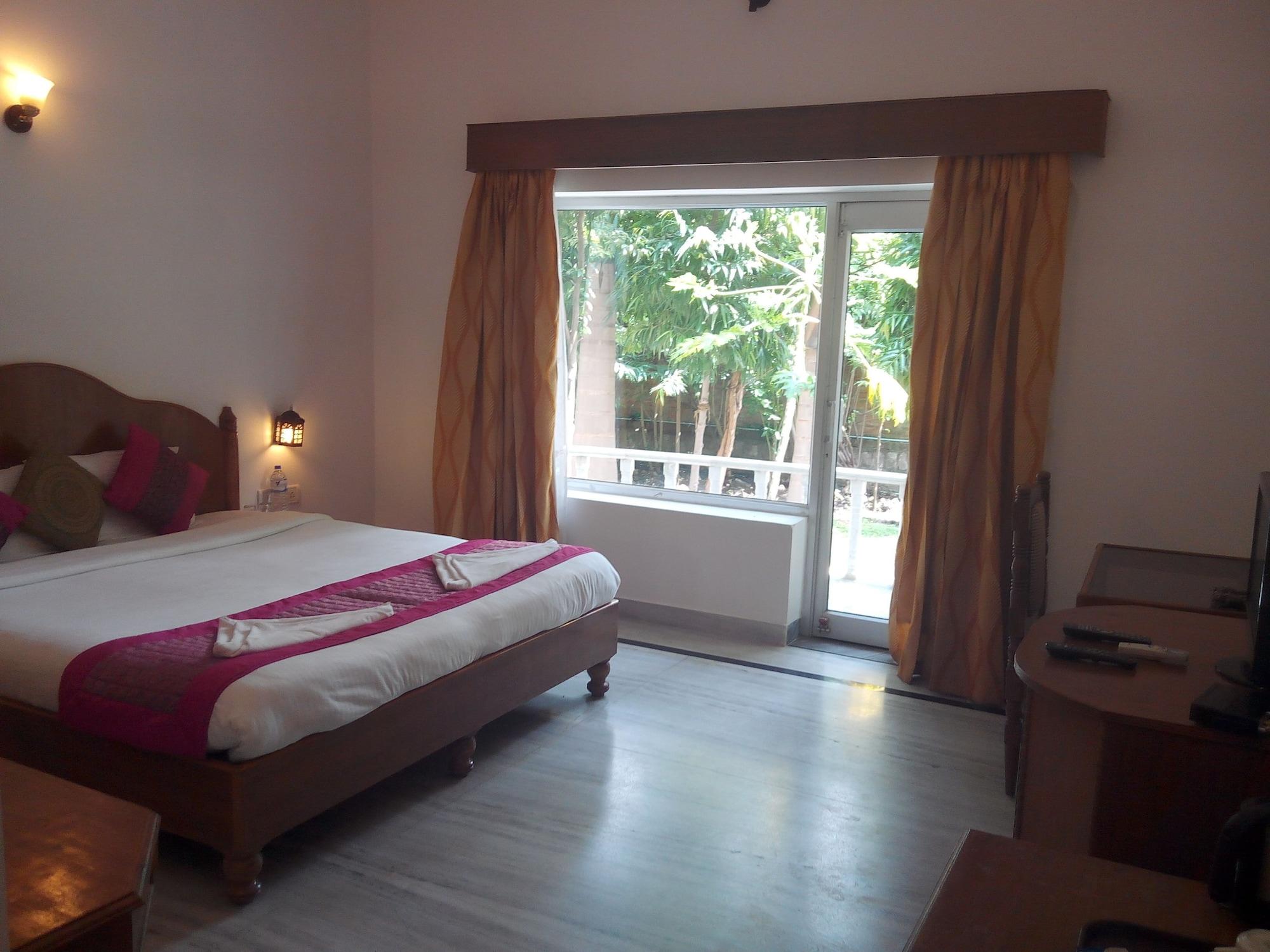 Hotel Isabel Palace Khajuraho Ngoại thất bức ảnh