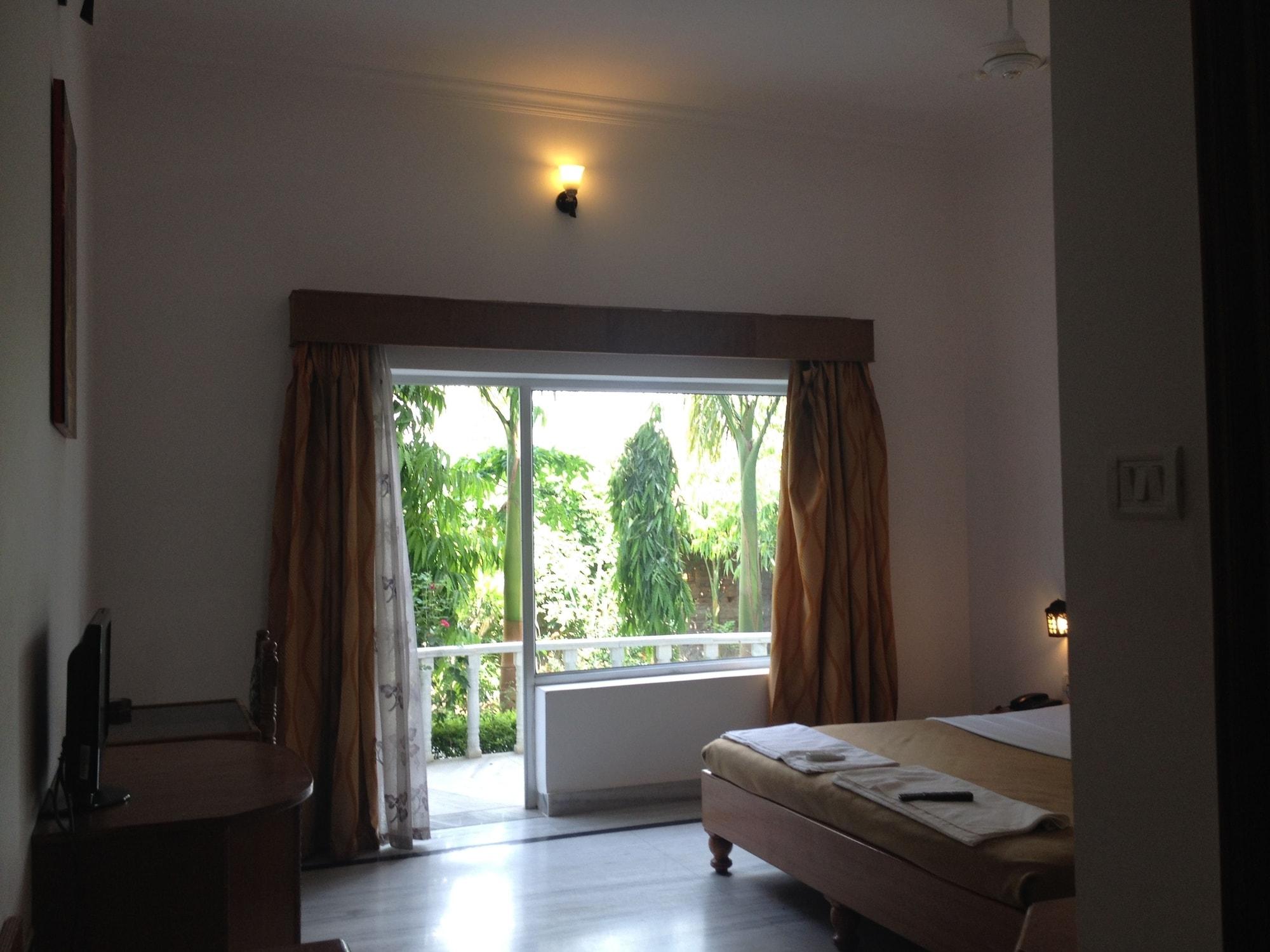 Hotel Isabel Palace Khajuraho Ngoại thất bức ảnh