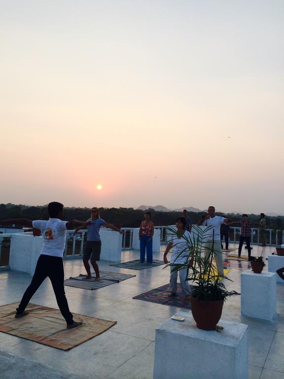 Hotel Isabel Palace Khajuraho Ngoại thất bức ảnh