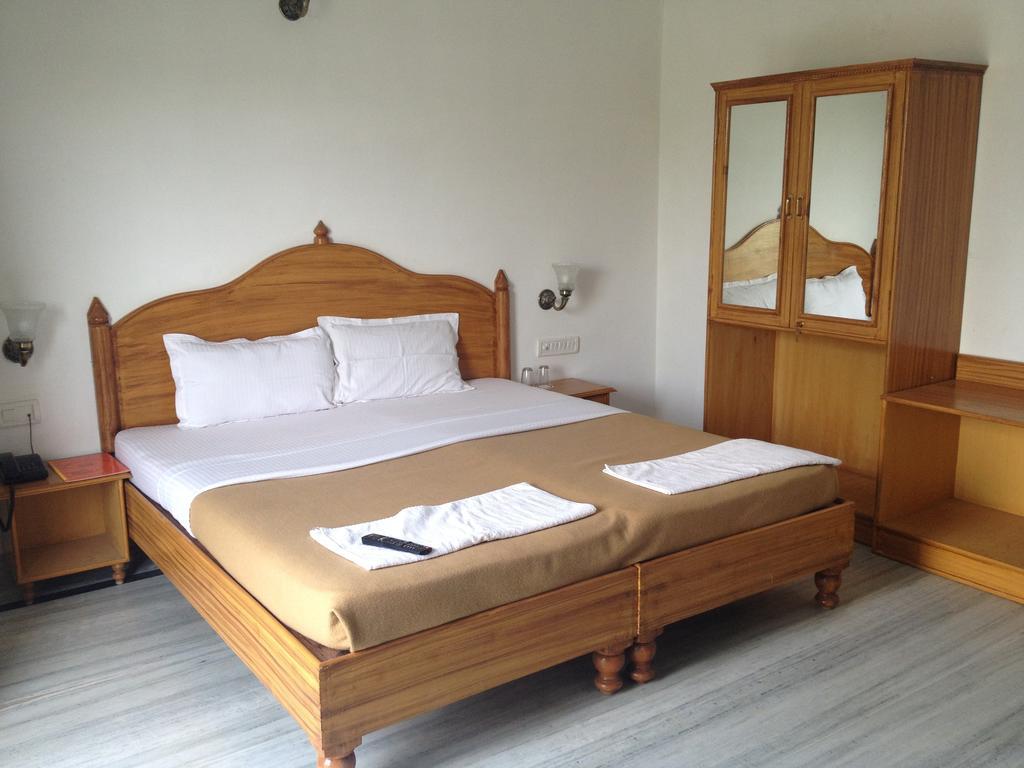 Hotel Isabel Palace Khajuraho Ngoại thất bức ảnh