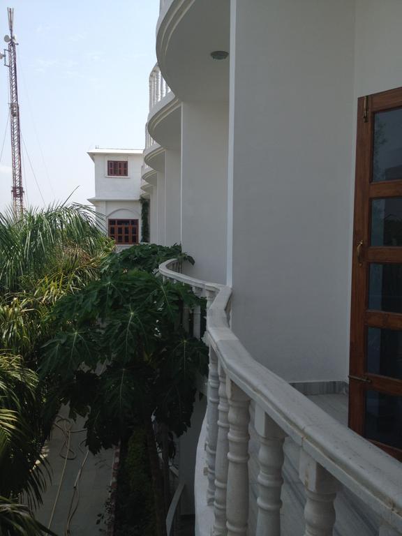 Hotel Isabel Palace Khajuraho Ngoại thất bức ảnh