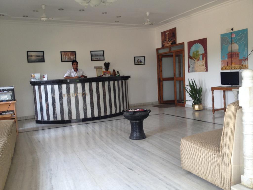 Hotel Isabel Palace Khajuraho Ngoại thất bức ảnh
