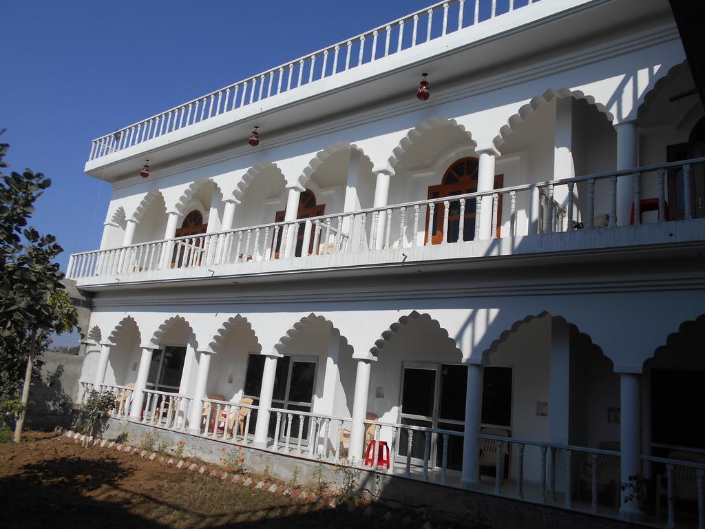 Hotel Isabel Palace Khajuraho Ngoại thất bức ảnh
