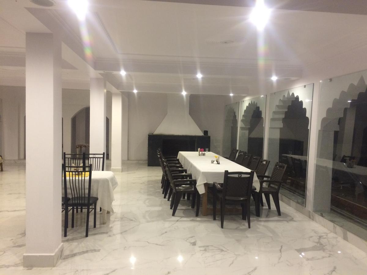 Hotel Isabel Palace Khajuraho Ngoại thất bức ảnh