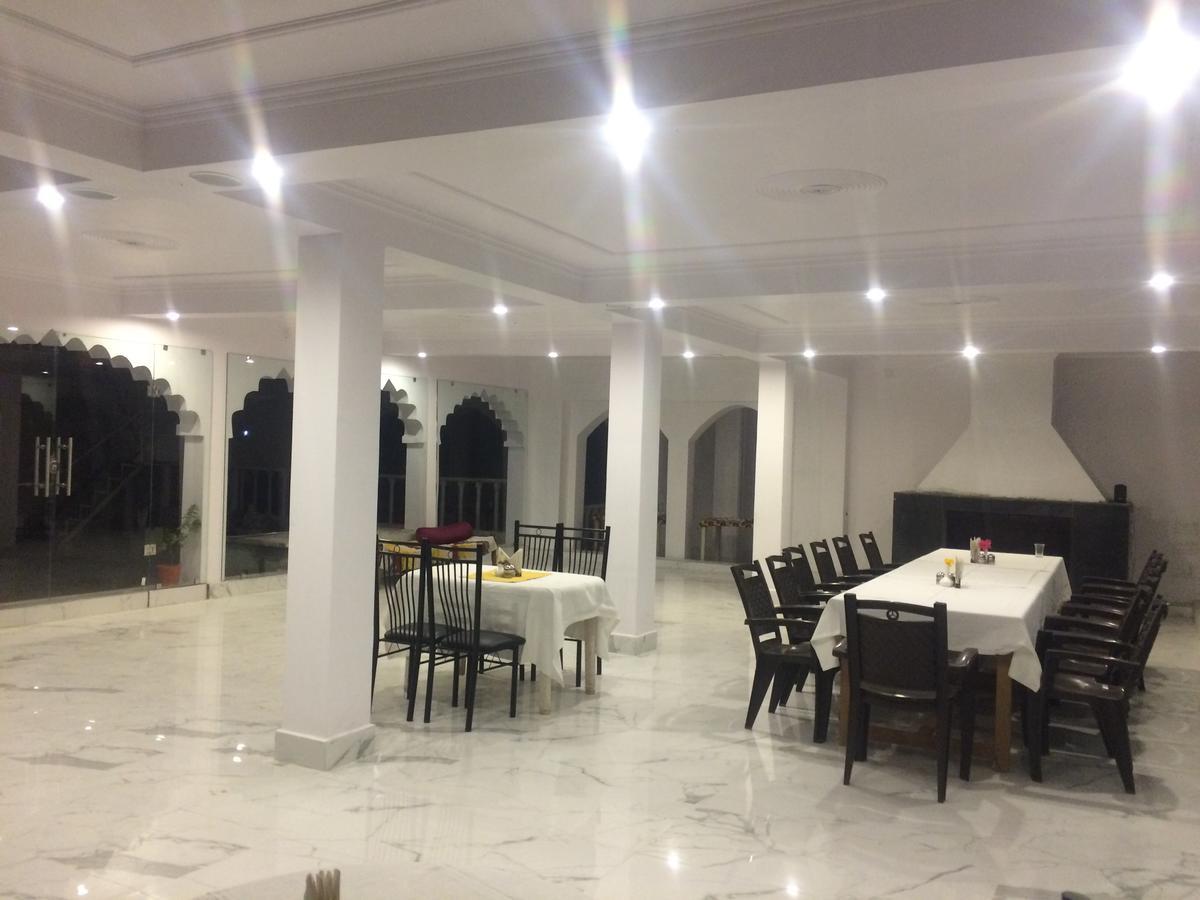 Hotel Isabel Palace Khajuraho Ngoại thất bức ảnh