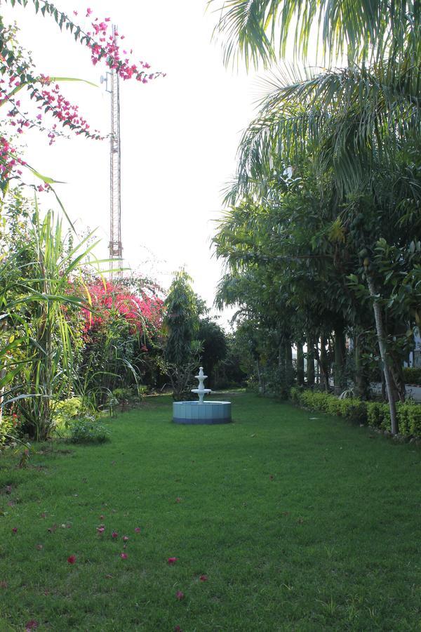 Hotel Isabel Palace Khajuraho Ngoại thất bức ảnh