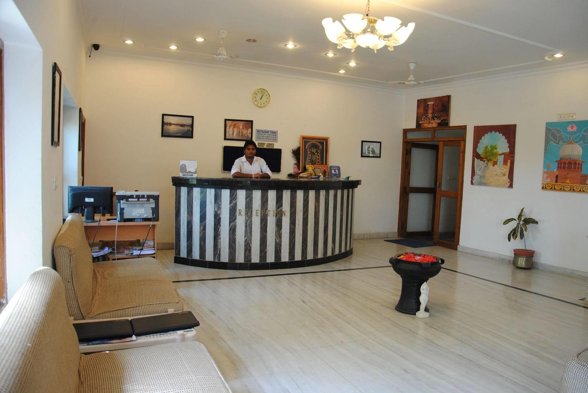 Hotel Isabel Palace Khajuraho Ngoại thất bức ảnh