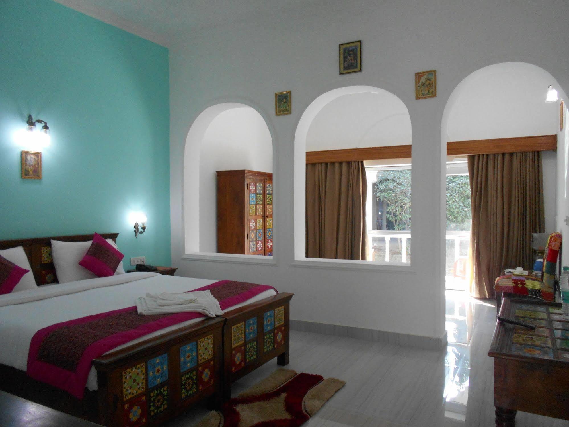 Hotel Isabel Palace Khajuraho Ngoại thất bức ảnh