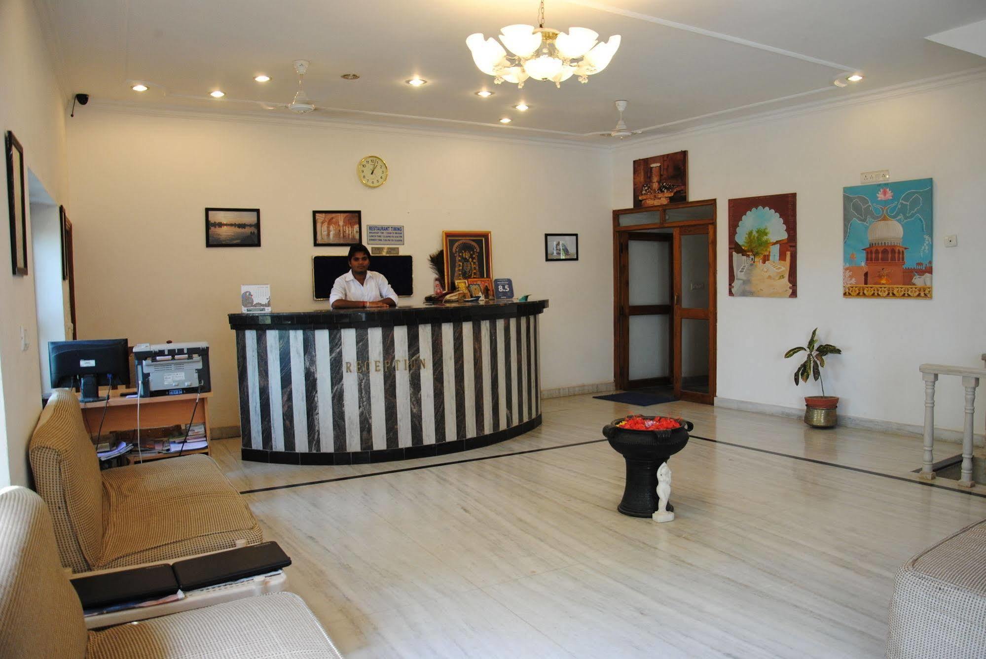 Hotel Isabel Palace Khajuraho Ngoại thất bức ảnh