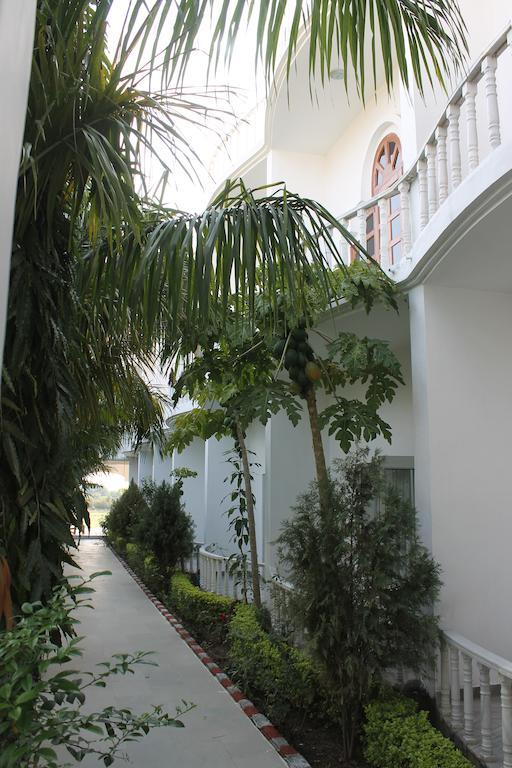 Hotel Isabel Palace Khajuraho Phòng bức ảnh