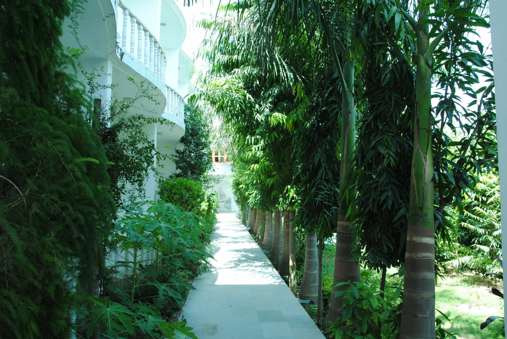Hotel Isabel Palace Khajuraho Ngoại thất bức ảnh
